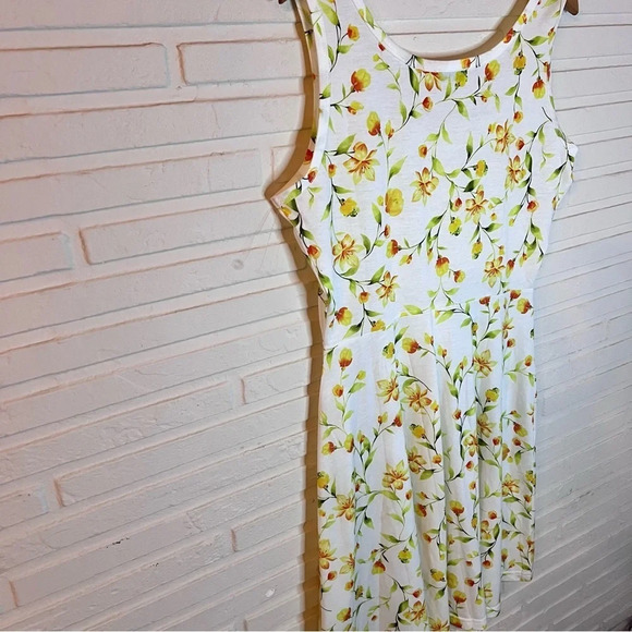 Microstar White Floral Flowy Swing Sun Mini Dress, Women’s Size Large - Picture 5 of 9